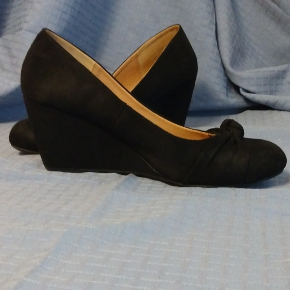 CL by Laundry Velvet Black Wedges